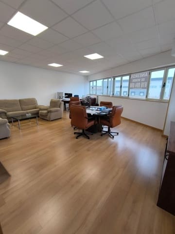 Kaupallinen myytävänä paikassa Cabanillas del Campo - 735 000 € (Ref: 9547901)