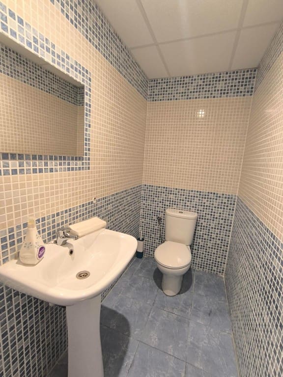 Commercial for sale in Cabanillas del Campo - € 735,000 (Ref: 9547901)