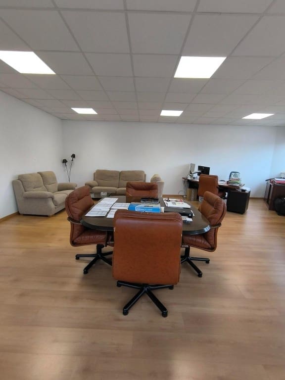 Commercial for sale in Cabanillas del Campo - € 735,000 (Ref: 9547901)