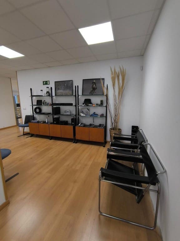 Commercial for sale in Cabanillas del Campo - € 735,000 (Ref: 9547901)