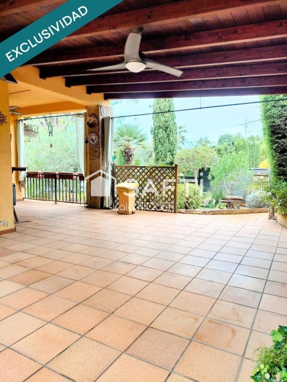 5 Zimmer Villa zu verkaufen in Sant Cebria de Vallalta mit Pool - 673.000 € (Ref: 9551217)