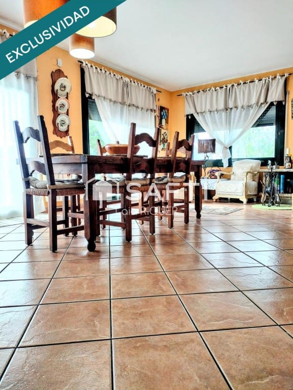 5 Zimmer Villa zu verkaufen in Sant Cebria de Vallalta mit Pool - 673.000 € (Ref: 9551217)