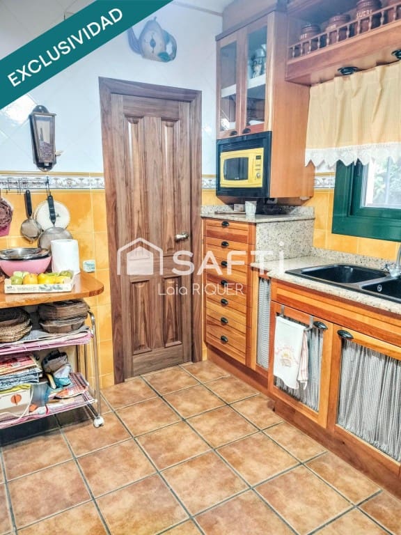 5 Zimmer Villa zu verkaufen in Sant Cebria de Vallalta mit Pool - 673.000 € (Ref: 9551217)