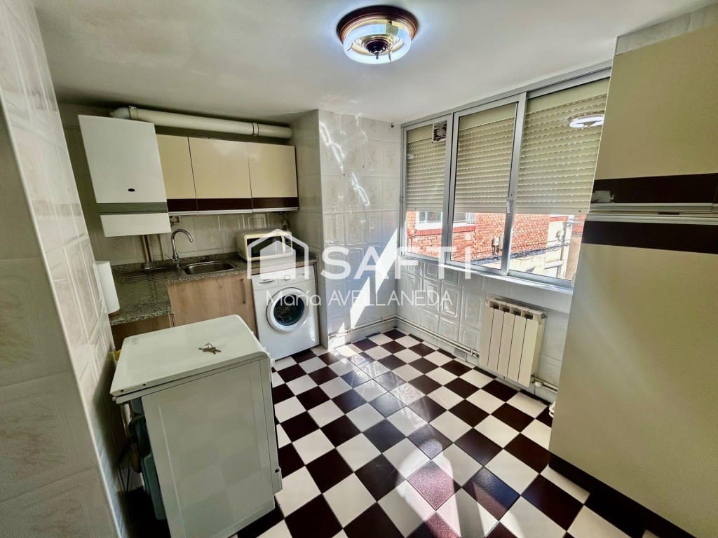 3 makuuhuone Huoneisto myytävänä paikassa Leon kaupunki - 65 000 € (Ref: 9551220)