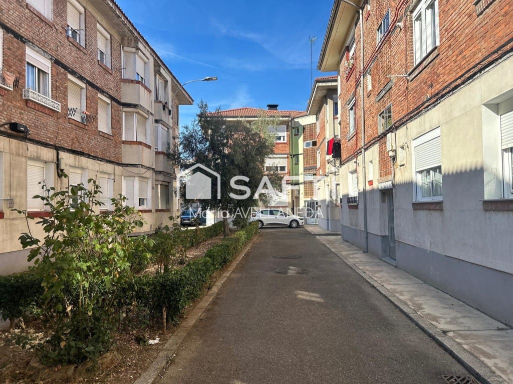 3 makuuhuone Huoneisto myytävänä paikassa Leon kaupunki - 65 000 € (Ref: 9551220)