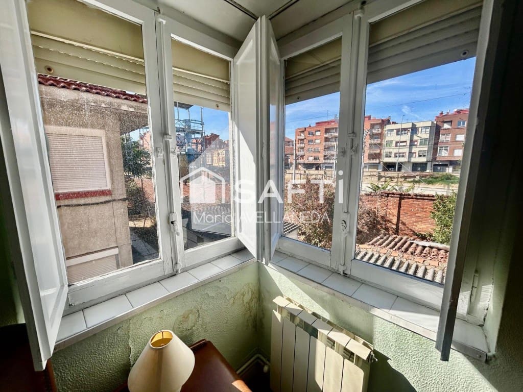 3 makuuhuone Huoneisto myytävänä paikassa Leon kaupunki - 65 000 € (Ref: 9551220)