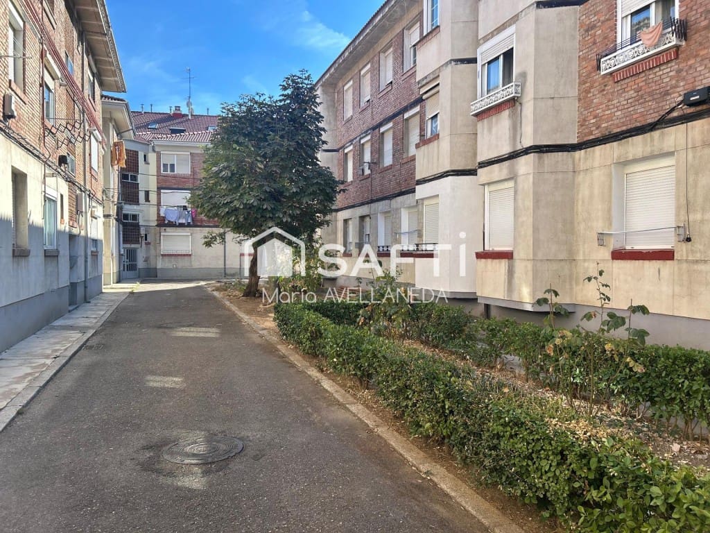 3 makuuhuone Huoneisto myytävänä paikassa Leon kaupunki - 65 000 € (Ref: 9551220)