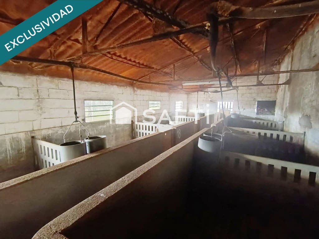 Rakentamaton maa myytävänä paikassa Los Navalucillos - 99 000 € (Ref: 9551221)