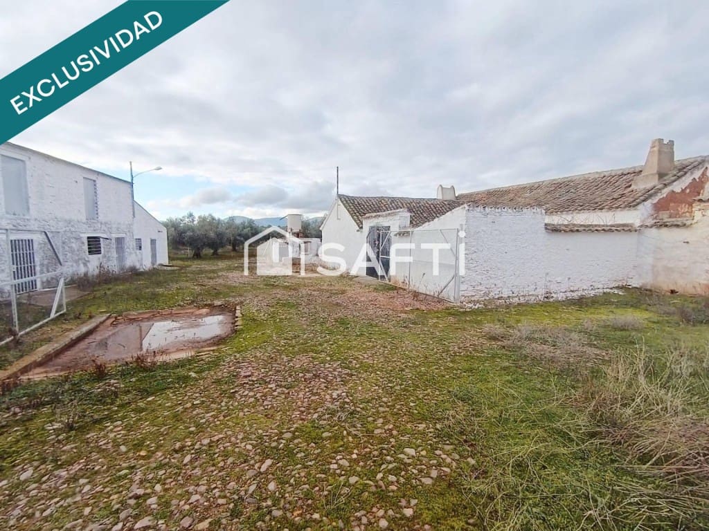 Rakentamaton maa myytävänä paikassa Los Navalucillos - 99 000 € (Ref: 9551221)