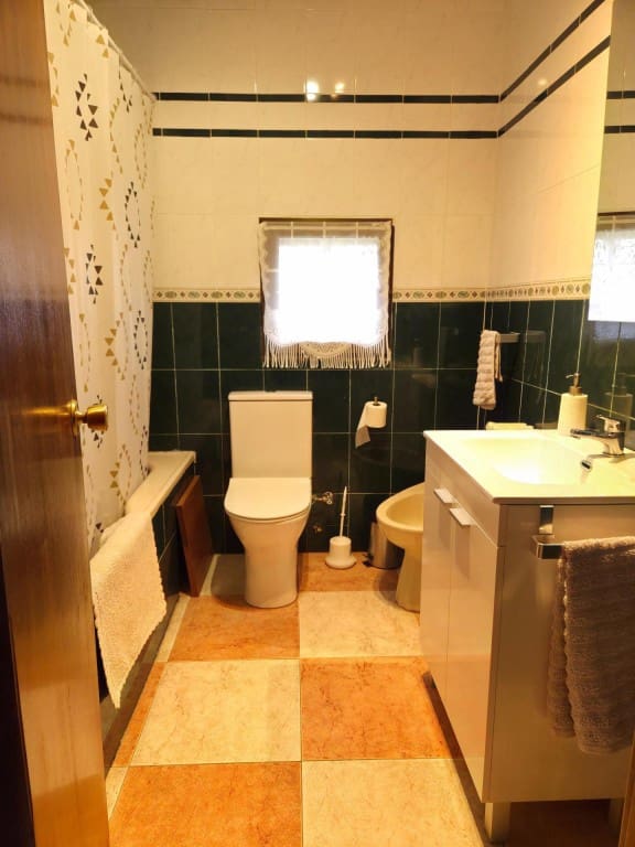 Finca/Casa Rural de 6 habitaciones en Castellanos de Villiquera en venta - 139.900 € (Ref: 9551226)