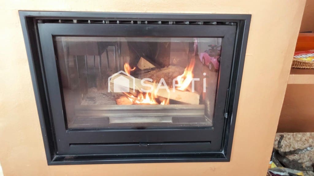 4 soverom Villa til salgs i Piera med svømmebasseng garasje - € 370 000 (Ref: 9555550)