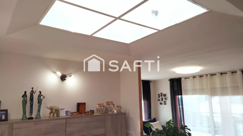 4 soverom Villa til salgs i Piera med svømmebasseng garasje - € 370 000 (Ref: 9555550)