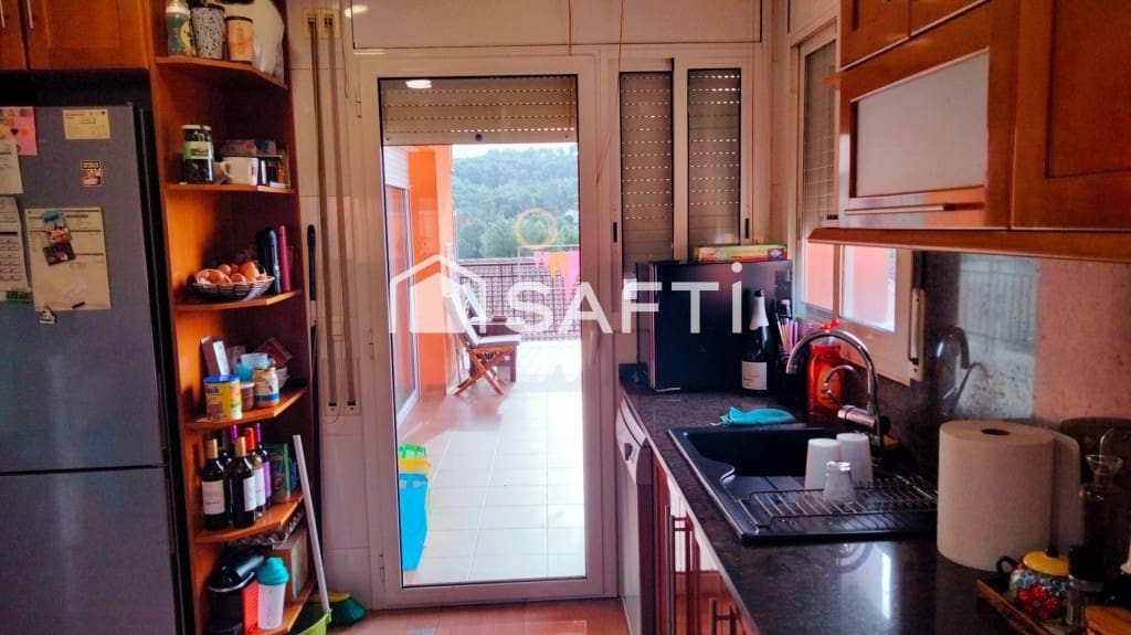 4 soverom Villa til salgs i Piera med svømmebasseng garasje - € 370 000 (Ref: 9555550)