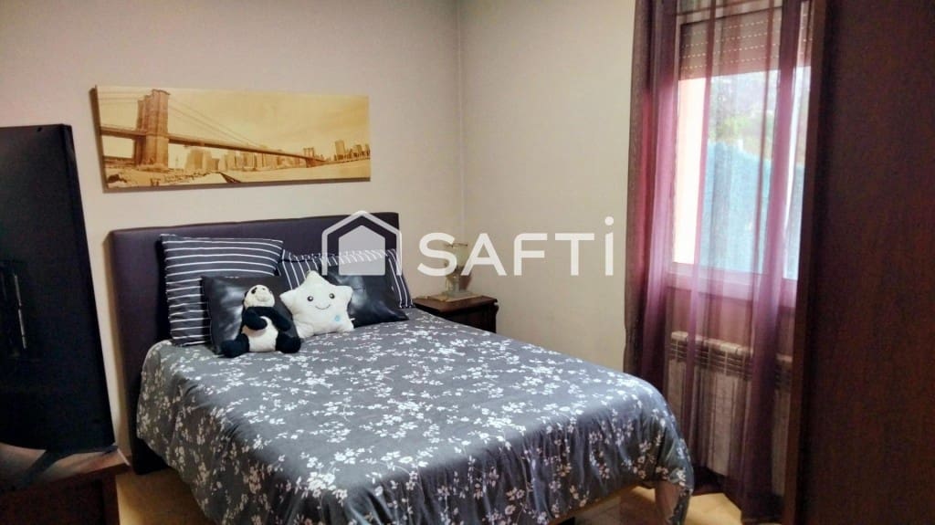 4 soverom Villa til salgs i Piera med svømmebasseng garasje - € 370 000 (Ref: 9555550)