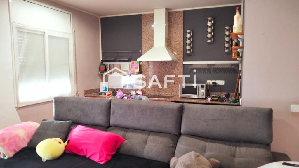 4 soverom Villa til salgs i Piera med svømmebasseng garasje - € 370 000 (Ref: 9555550)