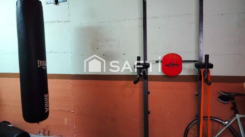 4 soverom Villa til salgs i Piera med svømmebasseng garasje - € 370 000 (Ref: 9555550)