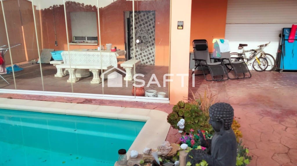 4 soverom Villa til salgs i Piera med svømmebasseng garasje - € 370 000 (Ref: 9555550)