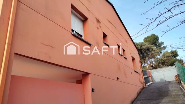 4 soveværelse Villa til salg i Piera med swimmingpool garage - € 370.000 (Ref: 9555550)