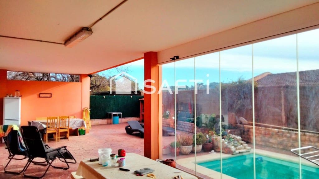 4 soverom Villa til salgs i Piera med svømmebasseng garasje - € 370 000 (Ref: 9555550)