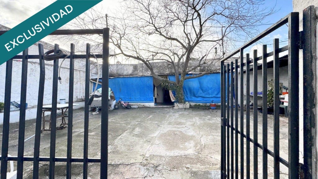 3 slaapkamer Villa te koop in Pinoso met garage - € 59.900 (Ref: 9555555)