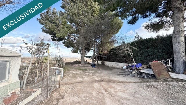 3 slaapkamer Villa te koop in Pinoso met garage - € 59.900 (Ref: 9555555)