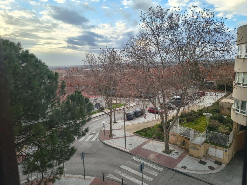 Apartamento de 4 habitaciones en Guadalajara ciudad en venta - 250.000 € (Ref: 9555556)