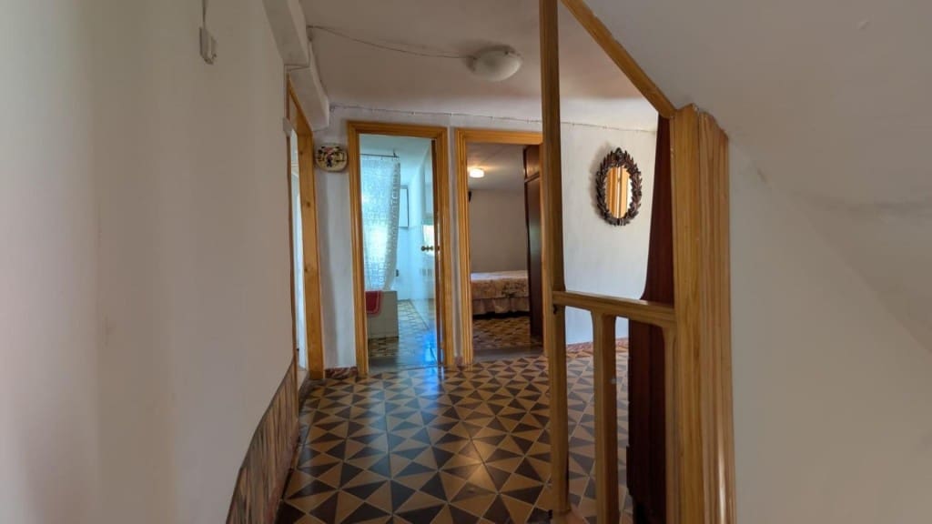 4 bedroom Villa for sale in Condemios de Arriba - € 60,000 (Ref: 9555557)