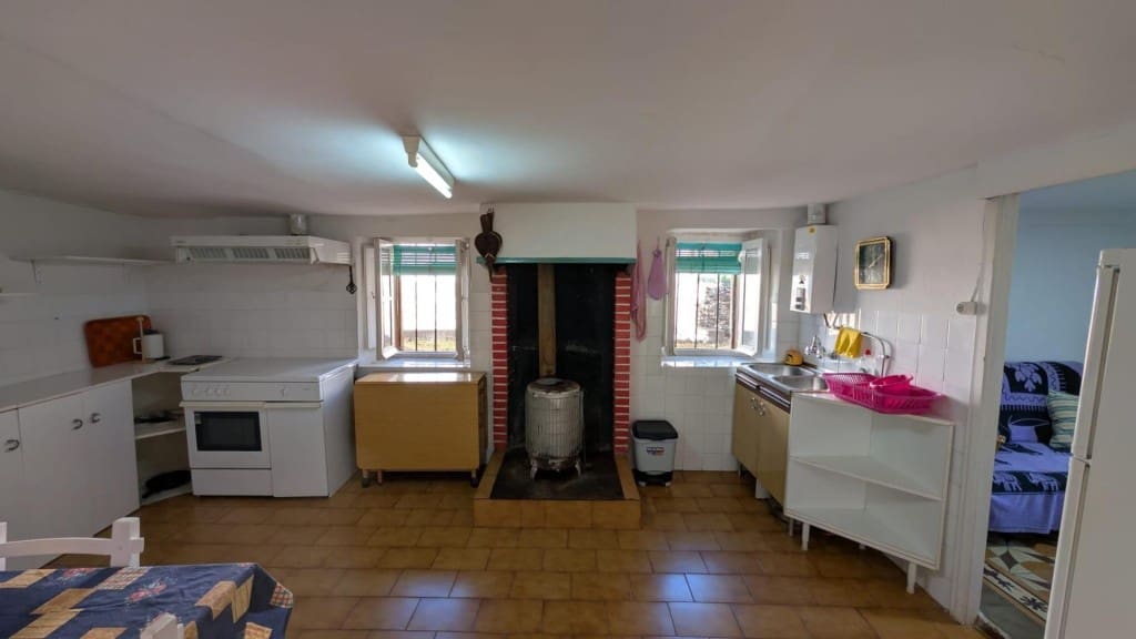 4 bedroom Villa for sale in Condemios de Arriba - € 60,000 (Ref: 9555557)