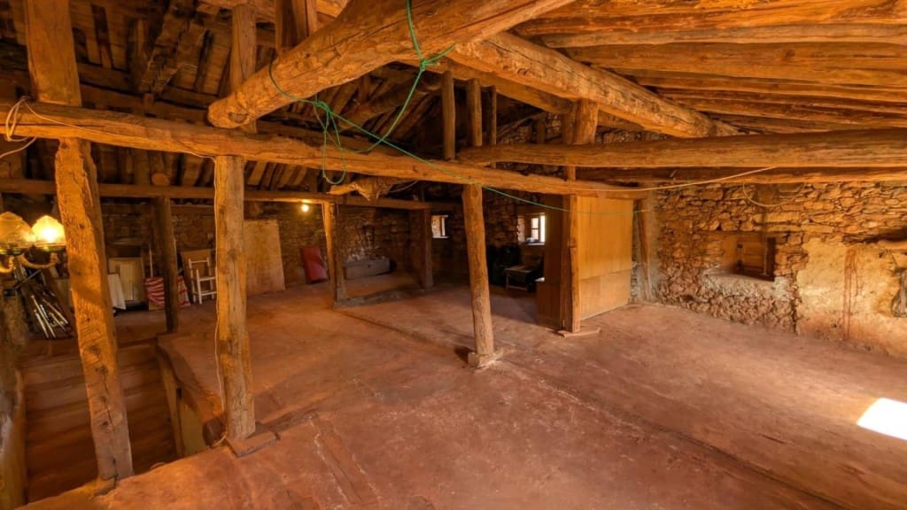 4 bedroom Villa for sale in Condemios de Arriba - € 60,000 (Ref: 9555557)