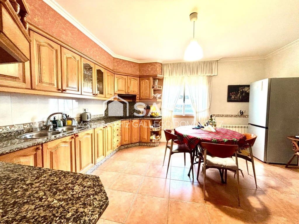 7 Zimmer Villa zu verkaufen in Moana mit Garage - 440.000 € (Ref: 9561608)