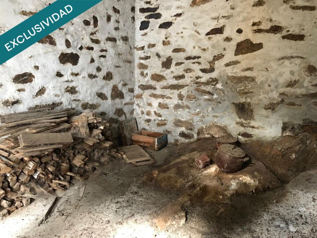 3 quarto Moradia em Banda para venda em Noia - 80 000 € (Ref: 9561616)