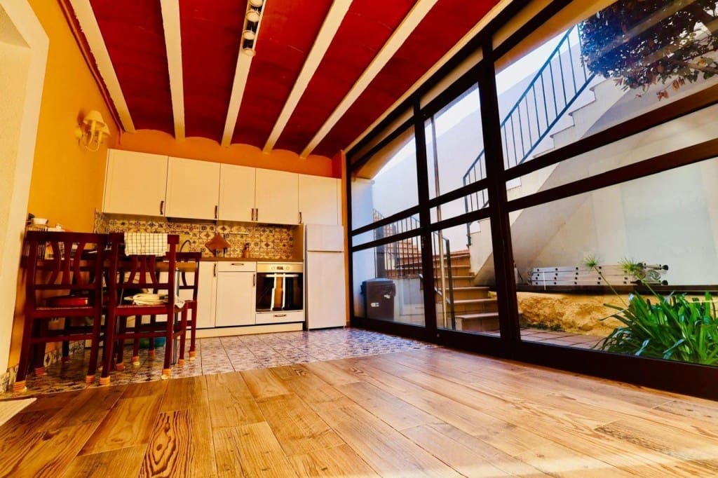 3 chambre Villa/Maison Mitoyenne à vendre à Tossa de Mar avec piscine - 950 000 € (Ref: 9561619)