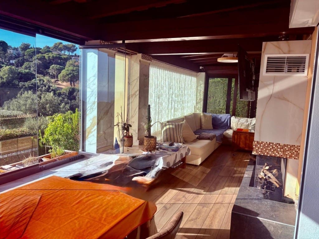 3 chambre Villa/Maison Mitoyenne à vendre à Tossa de Mar avec piscine - 950 000 € (Ref: 9561619)