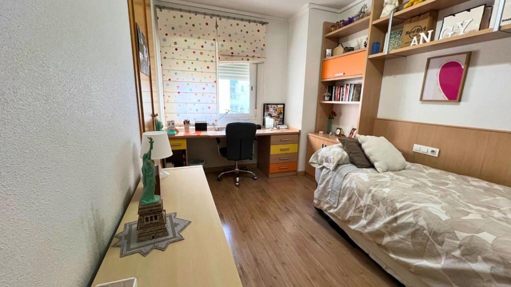 3 chambre Appartement à vendre à Elda avec garage - 253 000 € (Ref: 9561623)