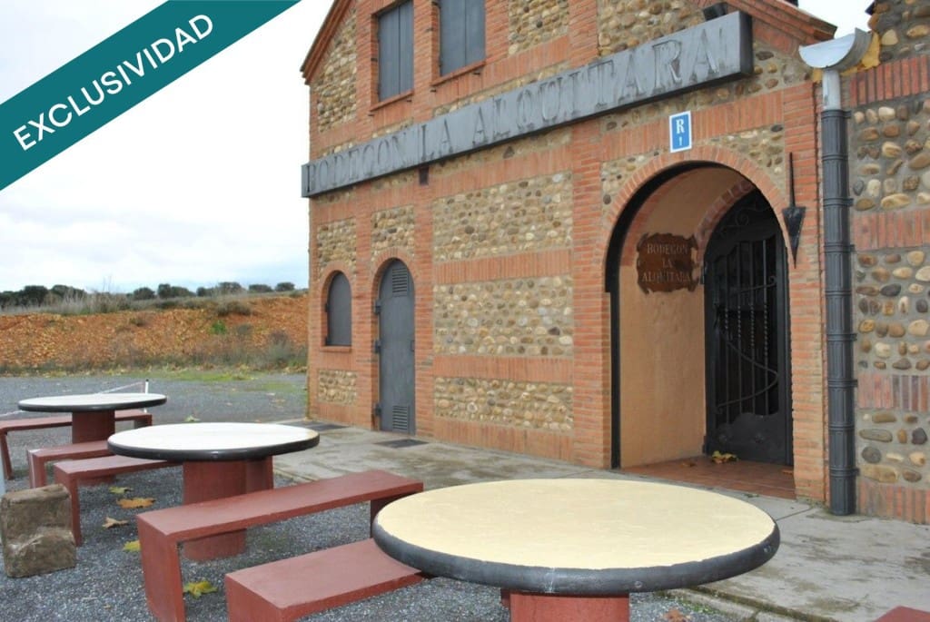 Commercial for sale in Valdevimbre - € 400,000 (Ref: 9561624)