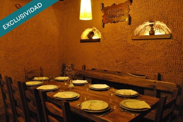 Commercial for sale in Valdevimbre - € 400,000 (Ref: 9561624)