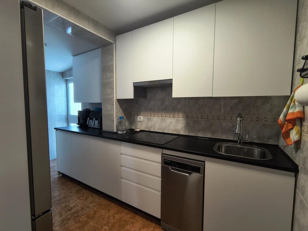 3 bedroom Villa for sale in Torrejon del Rey with pool garage - € 259,000 (Ref: 9561625)