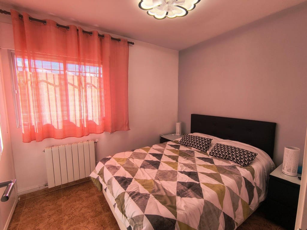 3 bedroom Villa for sale in Torrejon del Rey with pool garage - € 259,000 (Ref: 9561625)