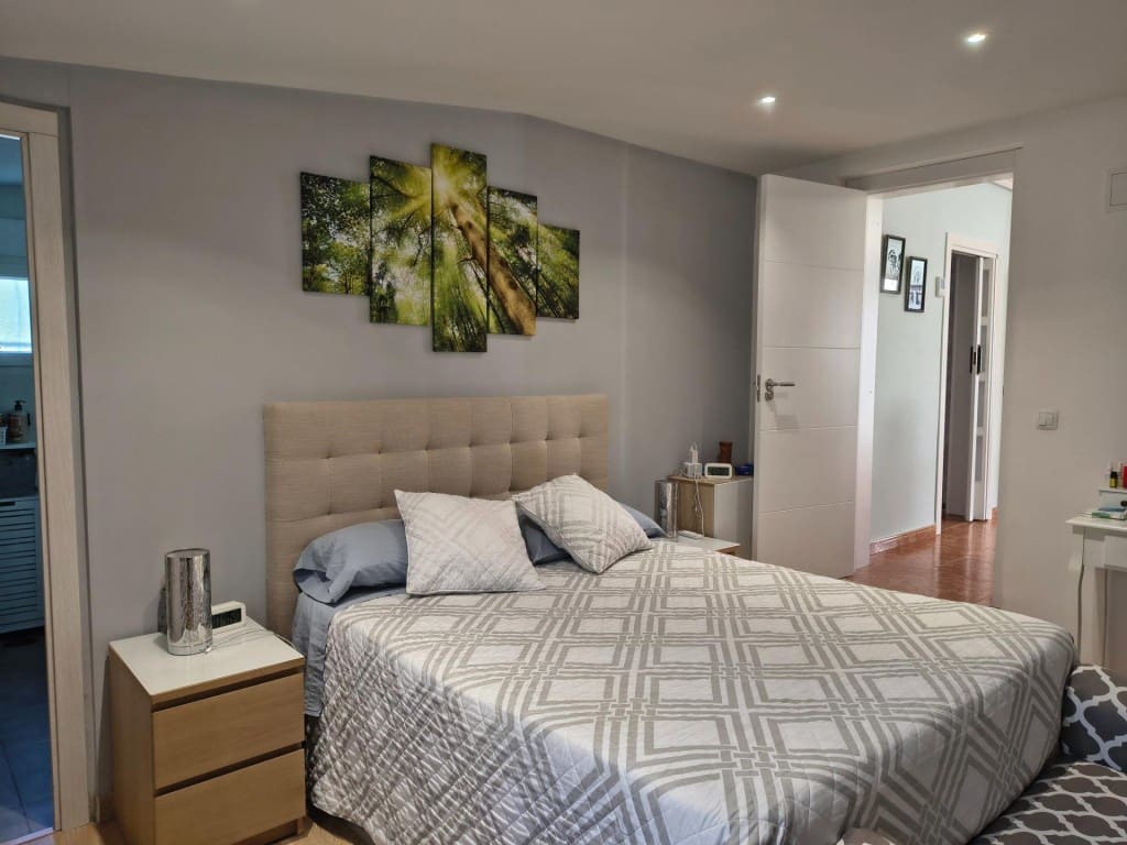 3 bedroom Villa for sale in Torrejon del Rey with pool garage - € 259,000 (Ref: 9561625)