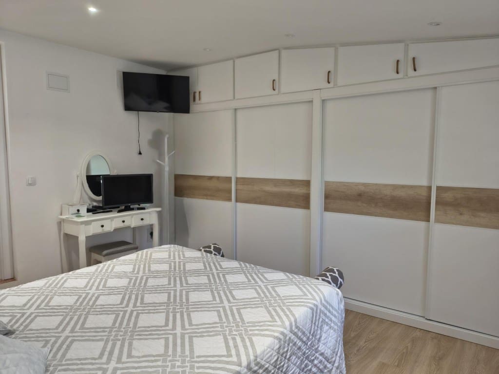 3 bedroom Villa for sale in Torrejon del Rey with pool garage - € 259,000 (Ref: 9561625)