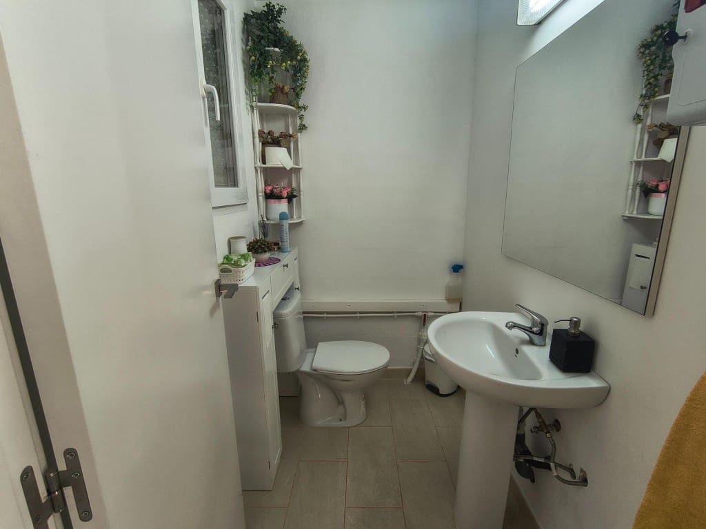 3 bedroom Villa for sale in Torrejon del Rey with pool garage - € 259,000 (Ref: 9561625)