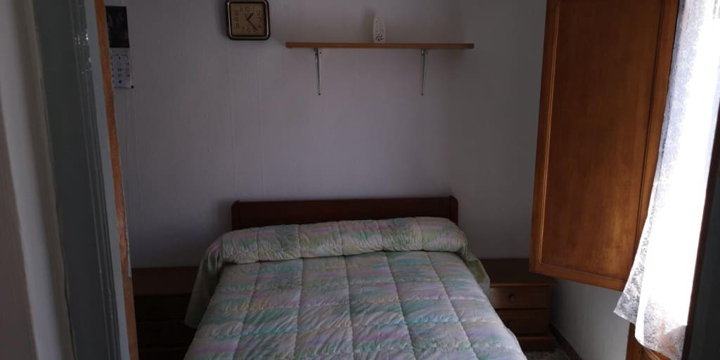 5 bedroom Terraced Villa for sale in Sacedon - € 89,999 (Ref: 9561633)