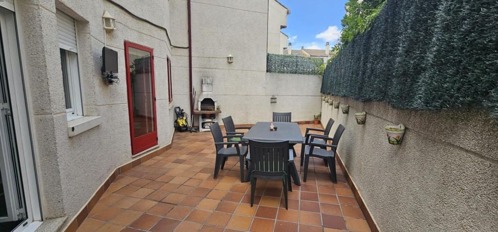 4 sypialnia Willa na sprzedaż w Villares de la Reina - 250 000 € (Ref: 9564993)