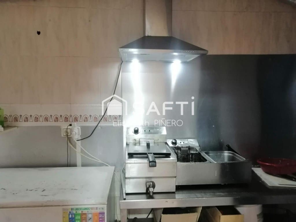 Kommersiell til salgs i Puebla de la Calzada - € 70 000 (Ref: 9568346)