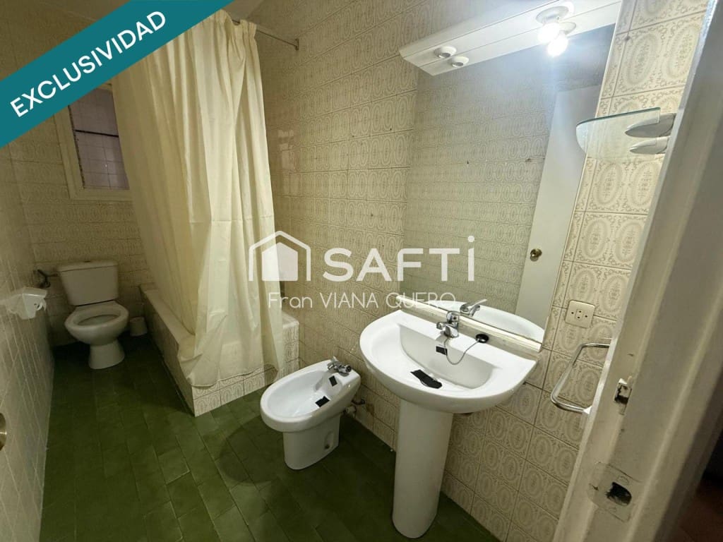 Apartamento de 3 habitaciones en Blanes en venta - 148.000 € (Ref: 9568350)