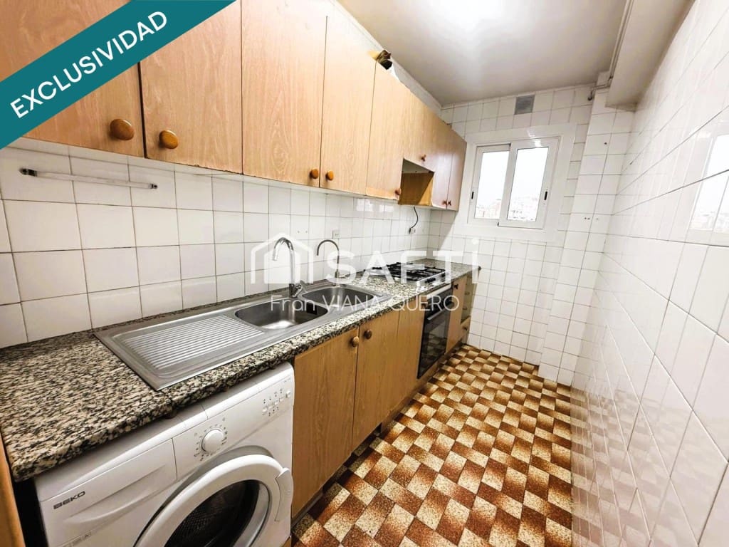 Apartamento de 3 habitaciones en Blanes en venta - 148.000 € (Ref: 9568350)