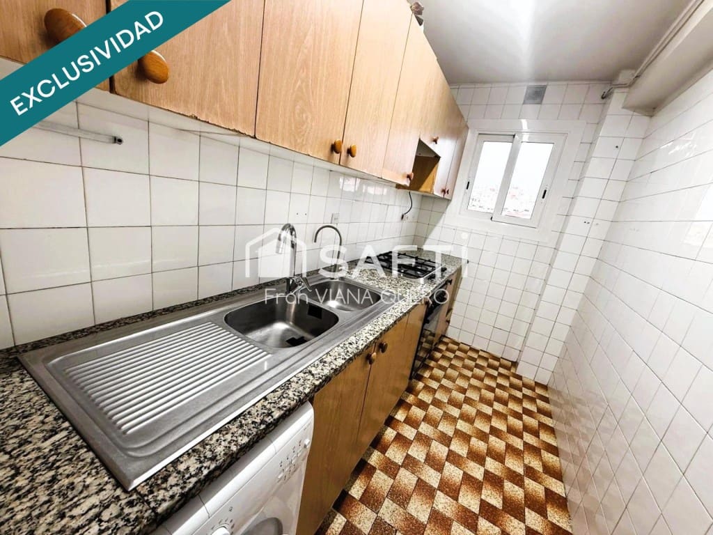 Apartamento de 3 habitaciones en Blanes en venta - 148.000 € (Ref: 9568350)