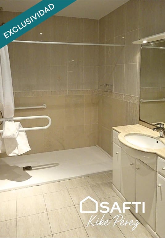 5 chambre Villa/Maison Mitoyenne à vendre à Esparreguera avec garage - 449 000 € (Ref: 9568352)