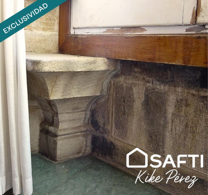 5 chambre Villa/Maison Mitoyenne à vendre à Esparreguera avec garage - 449 000 € (Ref: 9568352)