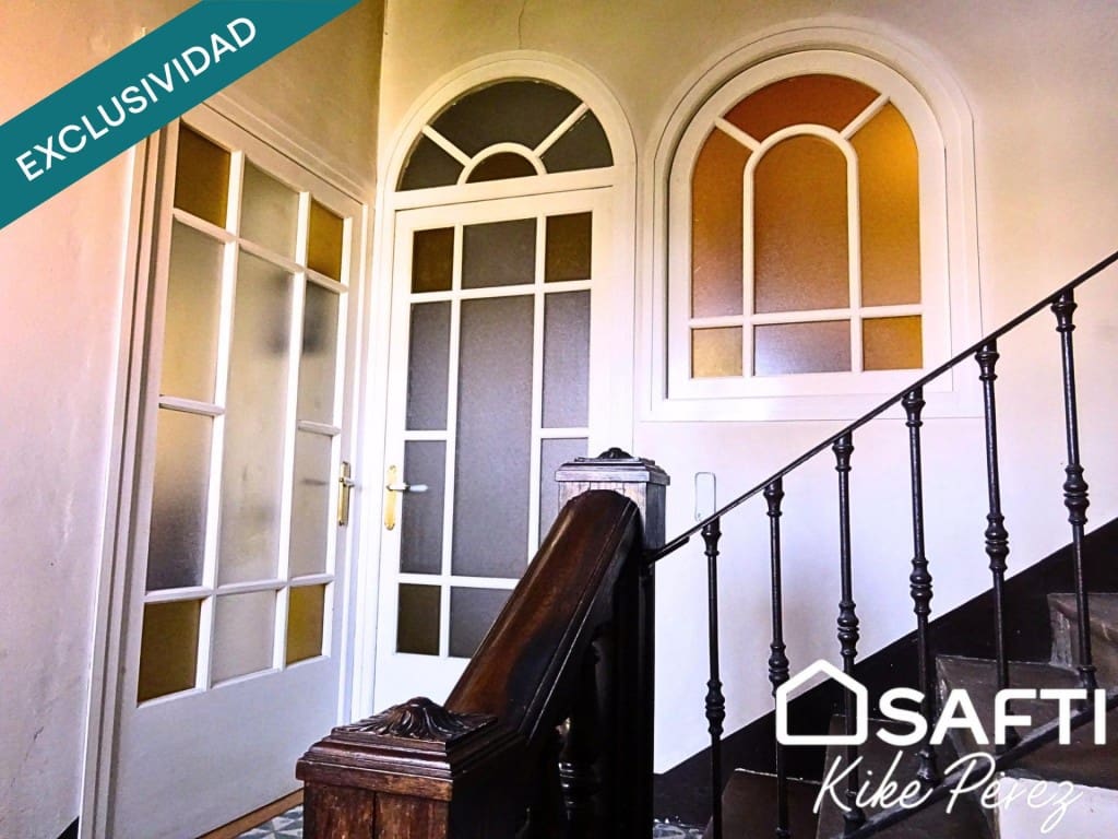 5 chambre Villa/Maison Mitoyenne à vendre à Esparreguera avec garage - 449 000 € (Ref: 9568352)